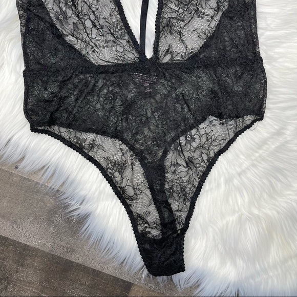Victoria’s Secret Black Lace Bodysuit Plunge Neckline size Large - Picture 3 of 12